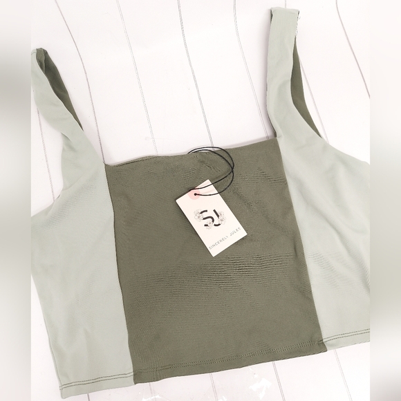 Sincerely Jewels Active Top – Size M - Picture 3 of 6